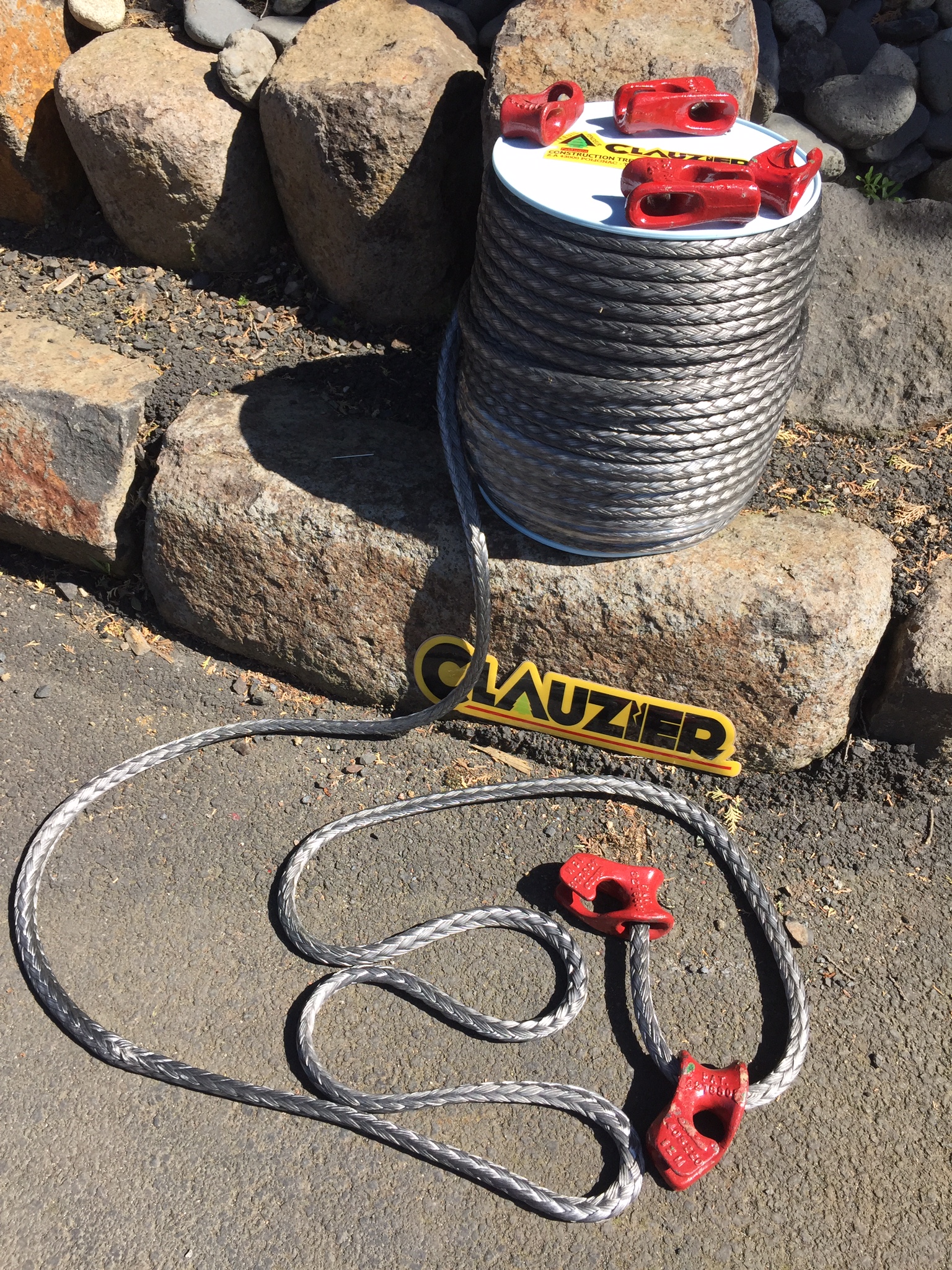 Câble et fils métalliques pour treuil forestier